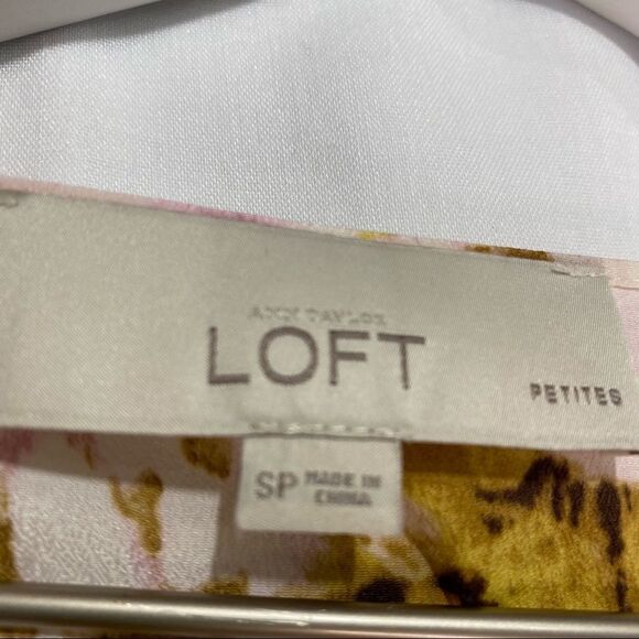 LOFT SleevelessWatercolor Floral Blouse Top SP PS Career Office Corpcore - Picture 4 of 4